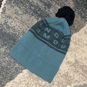 EUC mens winter hat